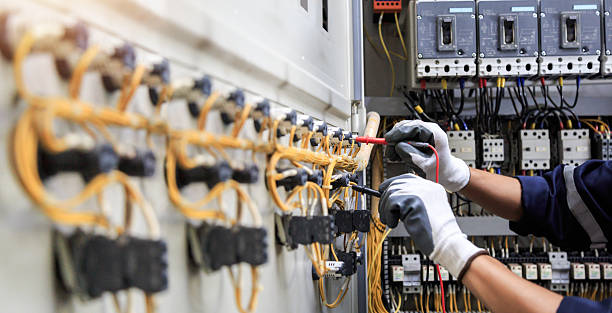 Professional Electrician technician working in Bexley, OH